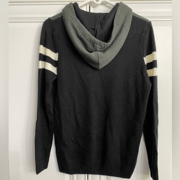 NHL Men’s Small Montreal Canadiens Sweater/Hoodie Hockey Shirt Top Sports - Picture 6 of 10